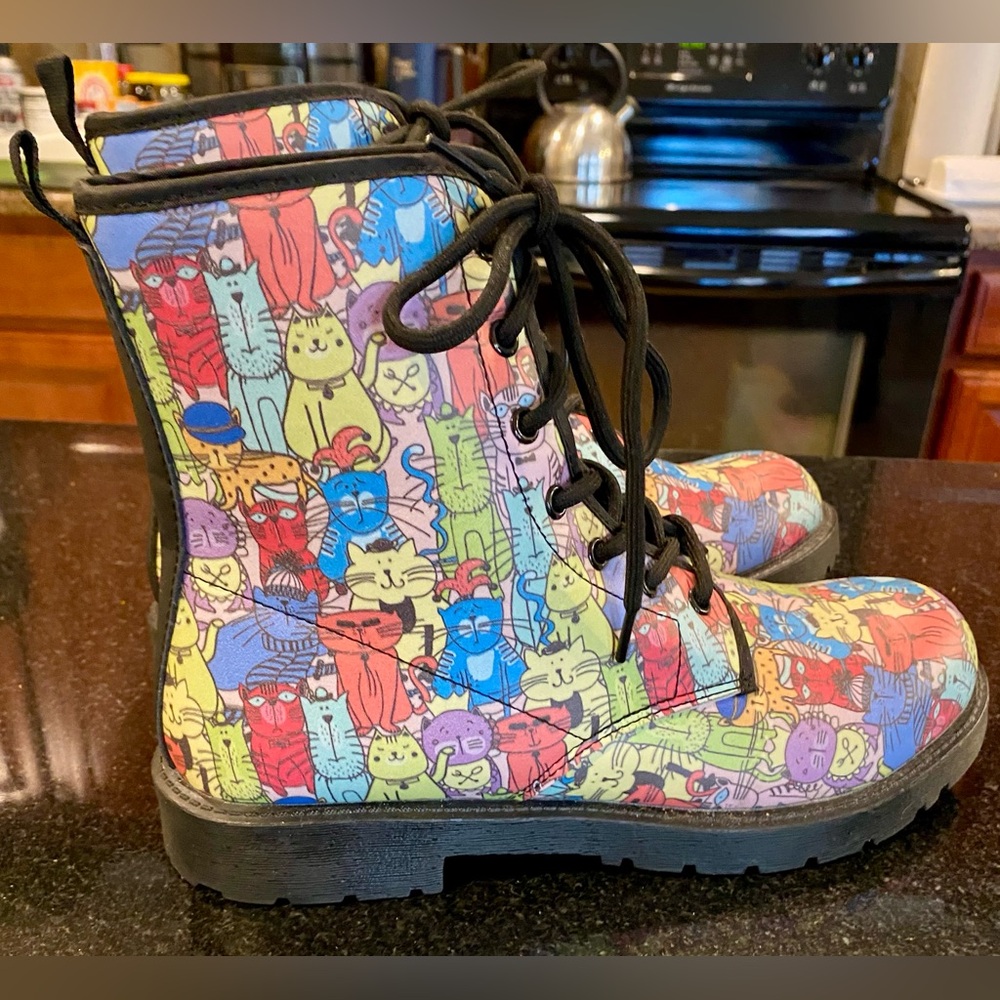 Custom Combat Boots by Unhidden Kicks Cats Multi-color Colorful Size 10 Like New